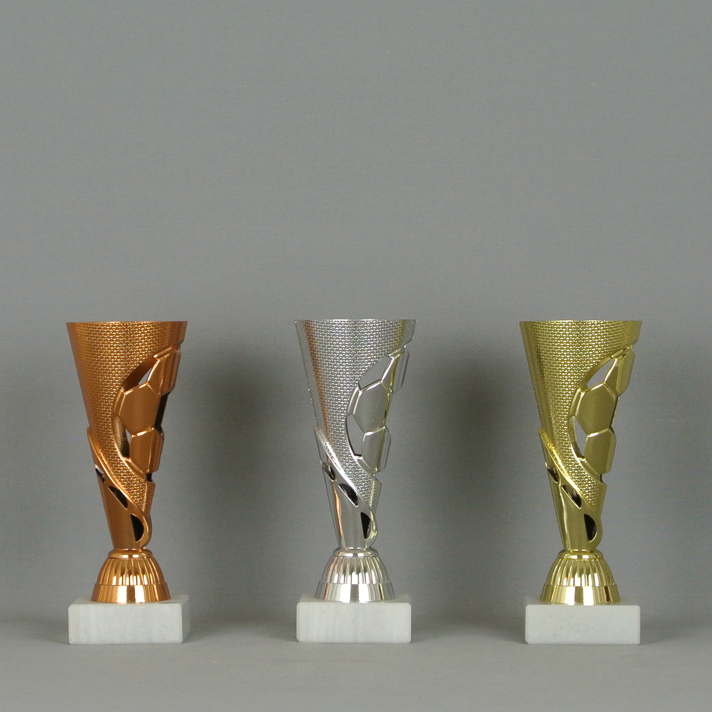 Fußball Gravur 3 Stück Fußballspieler gold-silber-bronze Pokale 18 cm inkl 