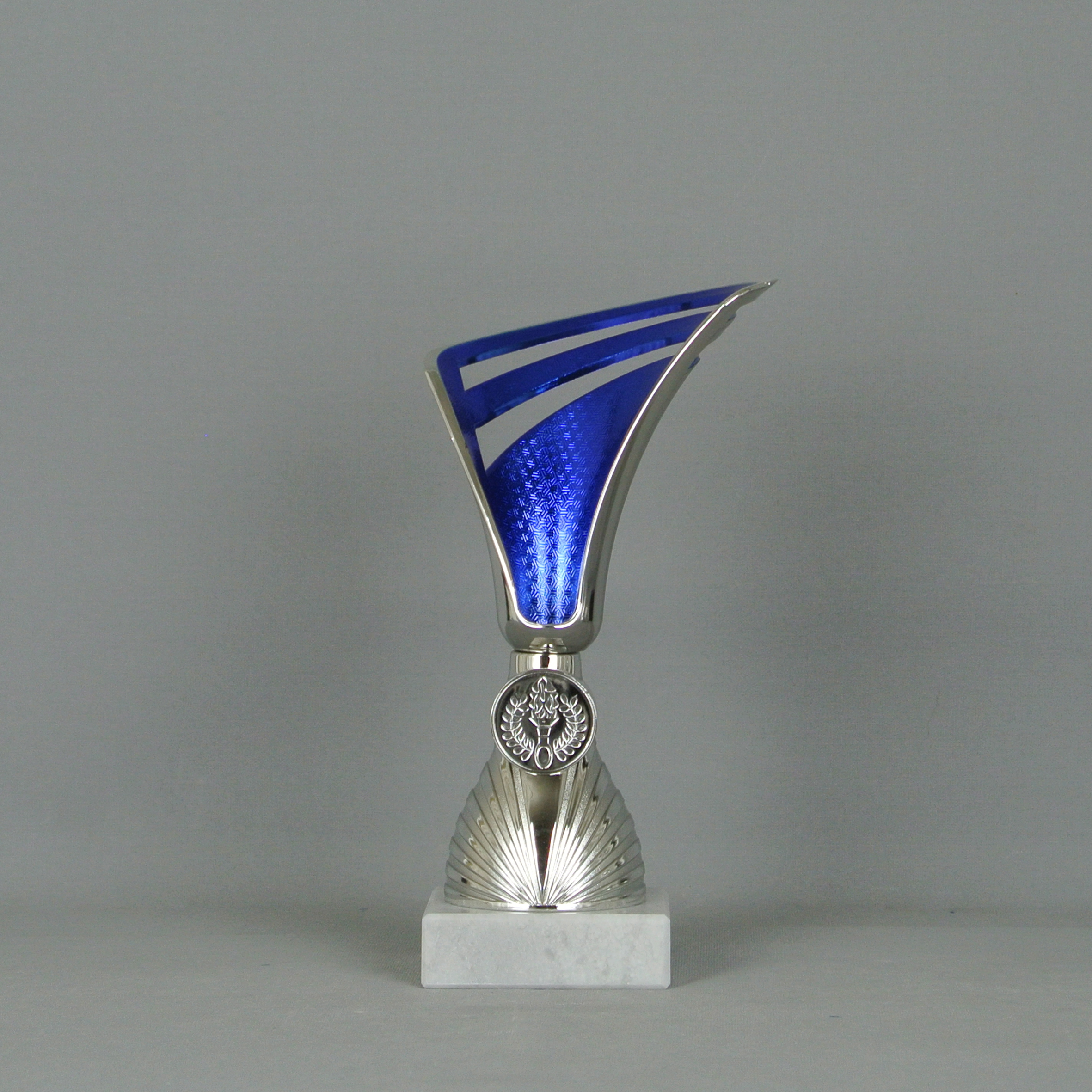 silber blau kompl MONTIERT 15-17cm mit Gravur+Emblem 3er Serie Pokale 
