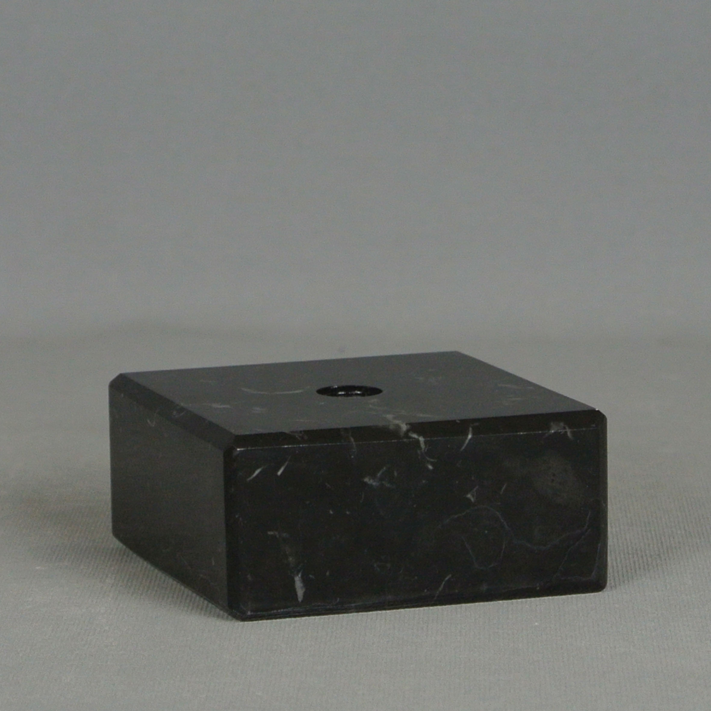 Schwarze Marmorsockel mit 2 Lochbohrungen Kanten abgeschrägt,125x65x20mm 
